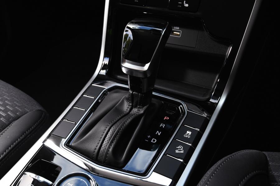 Детали интерьера SsangYong Korando Pioneer (C300) 2019 года  (UK) (фото 12 из 20)